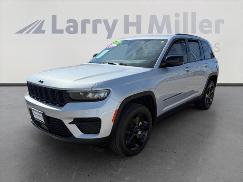 Certified 2023 Jeep Grand Cherokee Altitude image 1