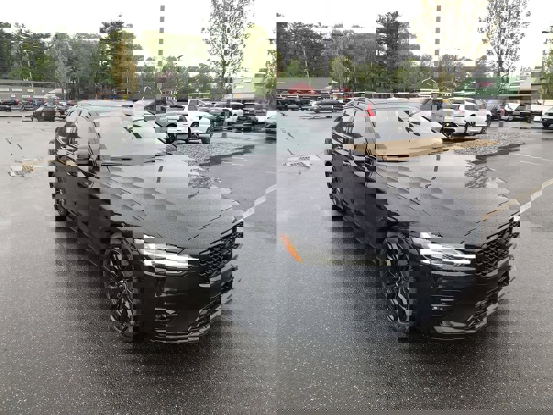 Certified 2024 Volvo S60 B5 Plus image 1