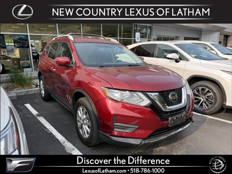 Used 2018 Nissan Rogue SV w/ Premium Package image 1