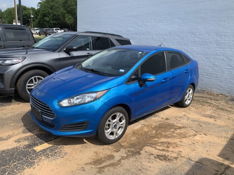 Used 2016 Ford Fiesta SE image 1