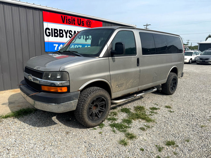 Used 2004 Chevrolet Express 3500 Passenger w/ LS Preferred Equipment Group image 1