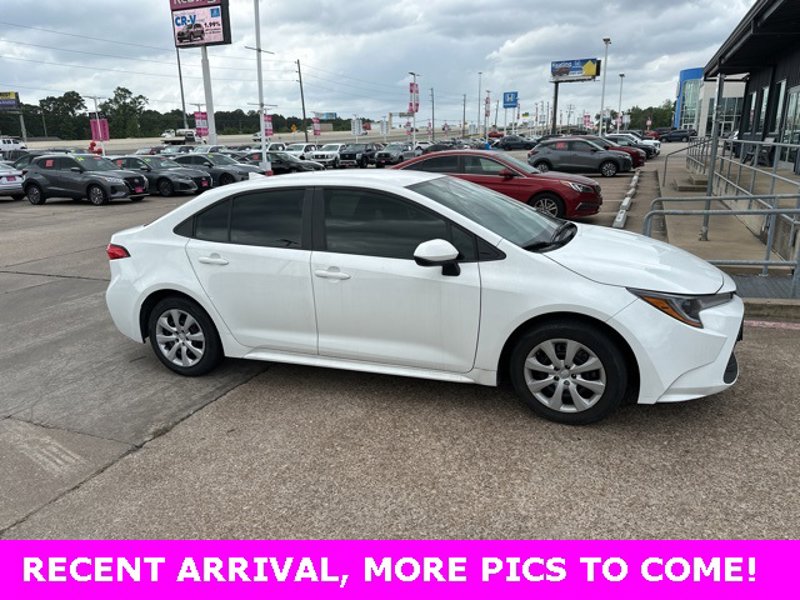 Used 2021 Toyota Corolla LE image 1