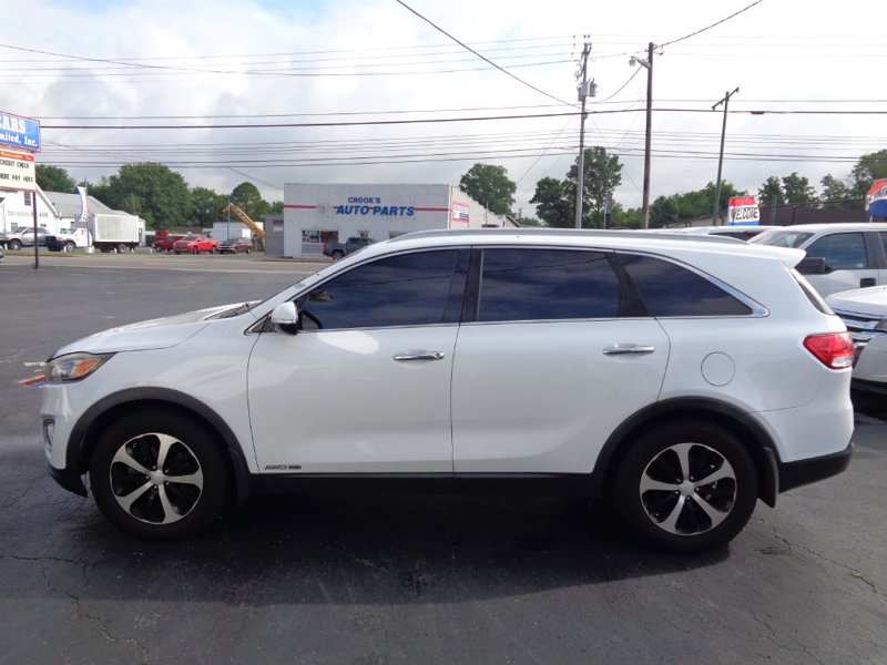 Used 2016 Kia Sorento EX image 1