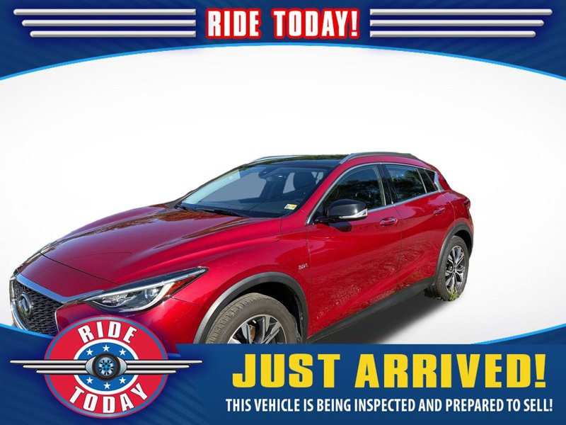 Used 2017 INFINITI QX30 Premium image 1