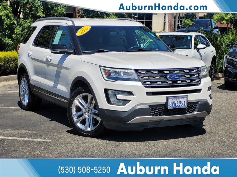 Used 2017 Ford Explorer XLT w/ Equipment Group 202A image 1