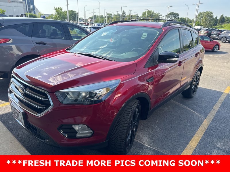 Used 2017 Ford Escape Titanium image 1