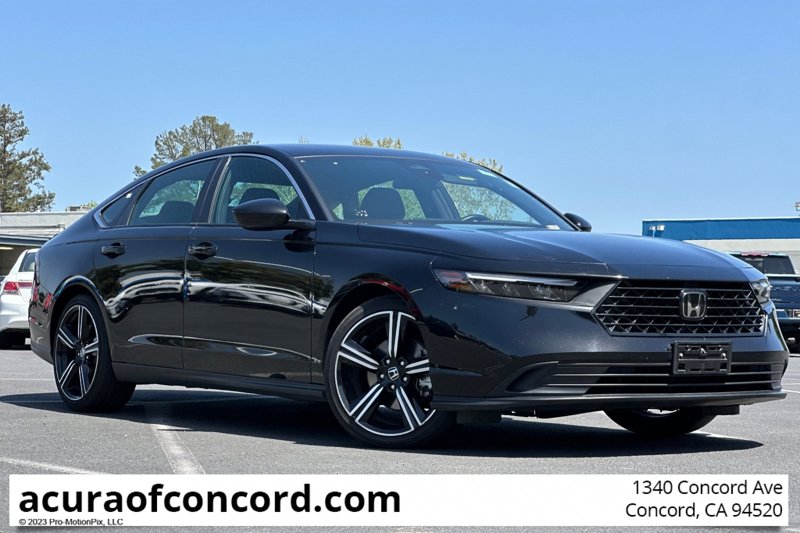 Used 2023 Honda Accord Sport image 1
