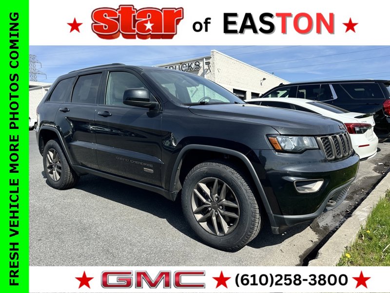 Used 2016 Jeep Grand Cherokee Laredo 75th Anniversary image 1