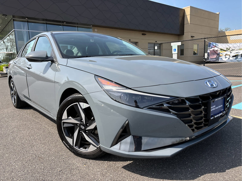Certified 2023 Hyundai Elantra Limited w/ Cargo Package image 1