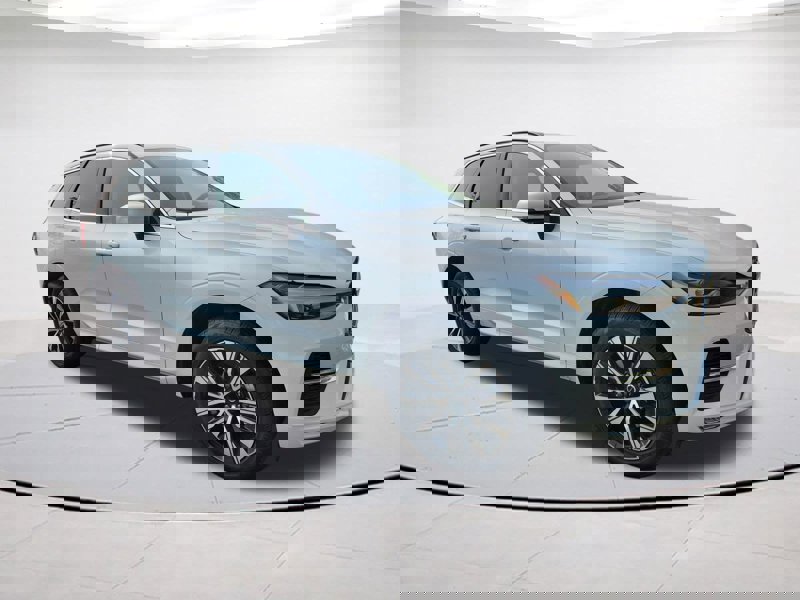 Certified 2023 Volvo XC60 B5 Core image 1