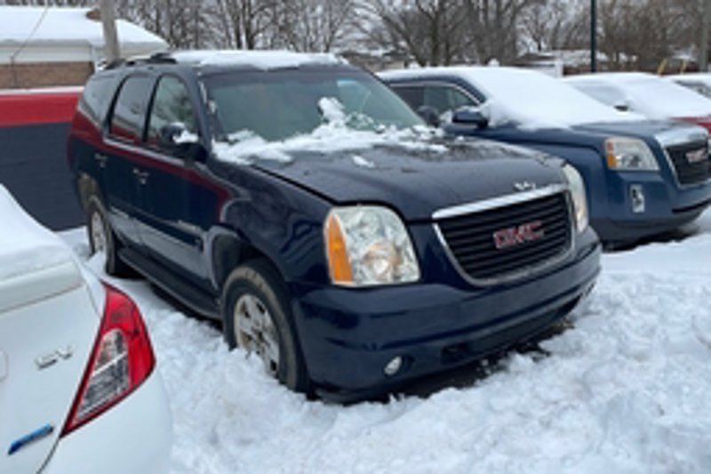 Used 2007 GMC Yukon SLT w/ SLT Preferred Equipment Group image 1