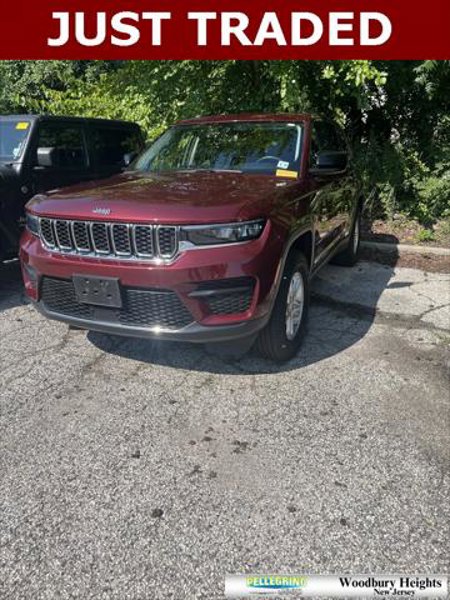 Certified 2022 Jeep Grand Cherokee Laredo w/ Luxury Tech Group I image 1