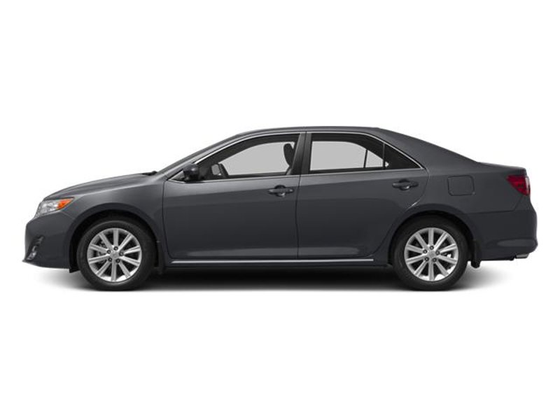 Used 2014 Toyota Camry XLE image 1