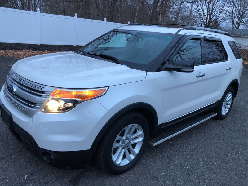 Used 2013 Ford Explorer XLT image 1