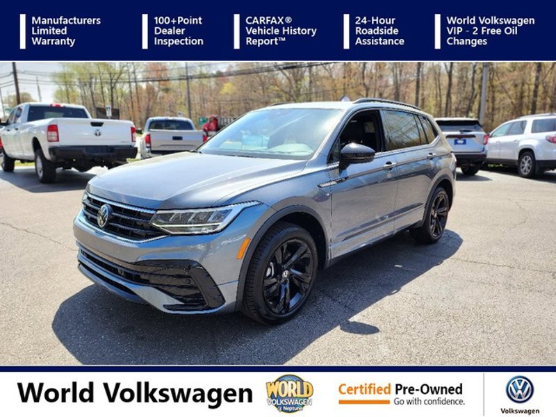 Certified 2024 Volkswagen Tiguan SE R-Line image 1