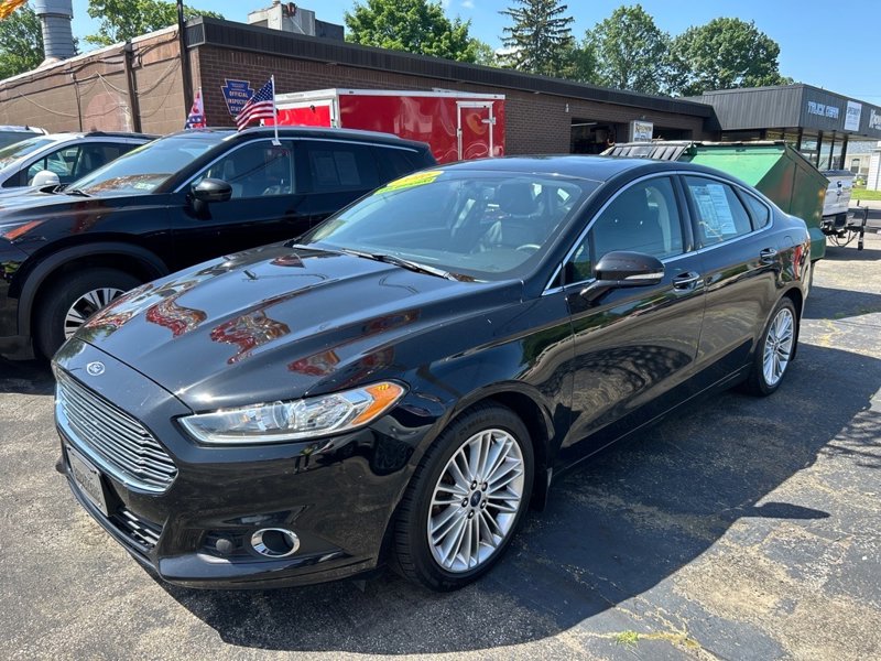 Used 2016 Ford Fusion SE image 1
