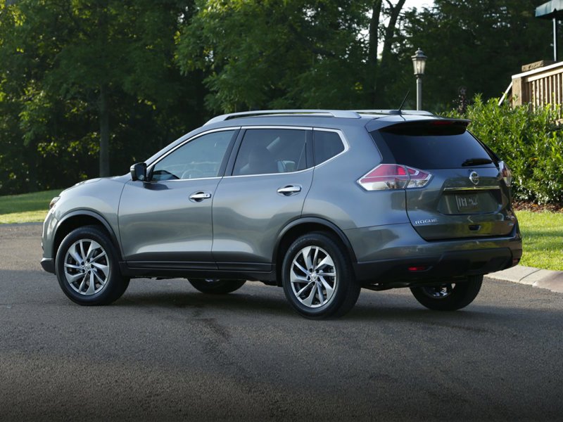 Used 2016 Nissan Rogue S w/ S Family Package image 1