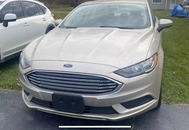 Used 2017 Ford Fusion SE image 1