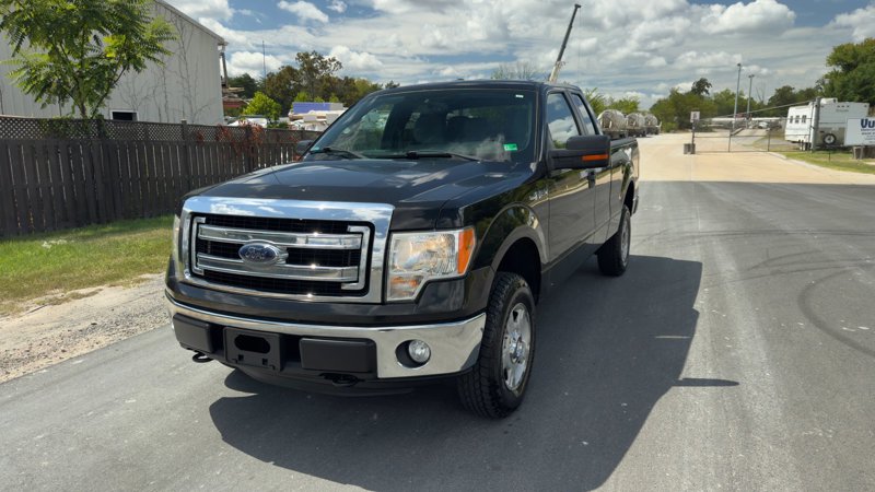 Used 2013 Ford F150 XLT w/ Mid Equipment Group image 1