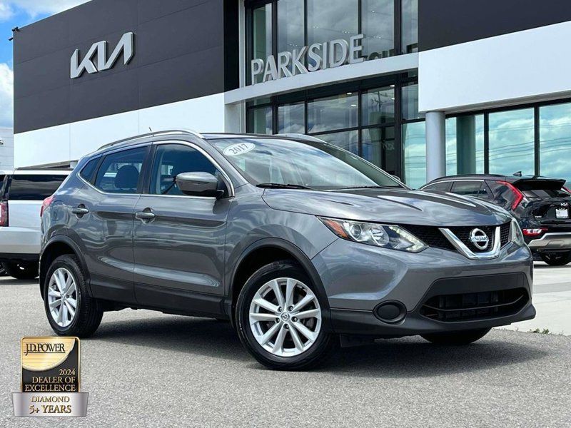Used 2017 Nissan Rogue Sport SV image 1
