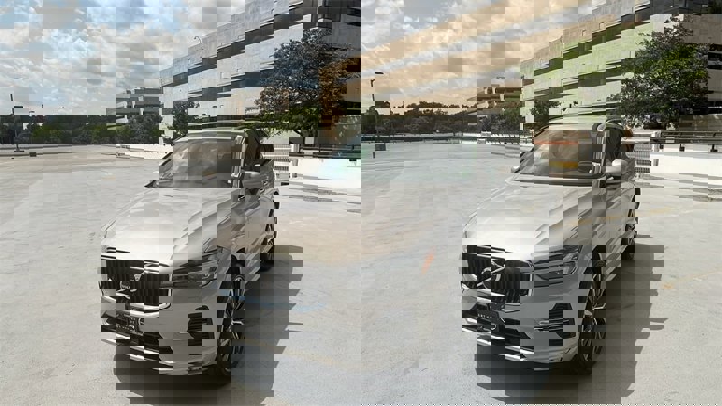 Certified 2022 Volvo XC60 B5 Momentum w/ Climate Package image 1