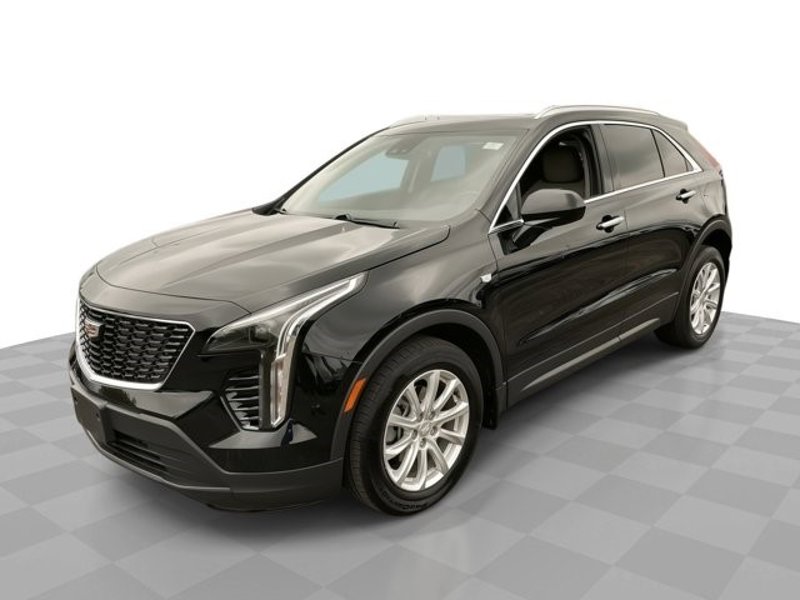 Certified 2022 Cadillac XT4 Luxury w/ Cold Weather Package image 1