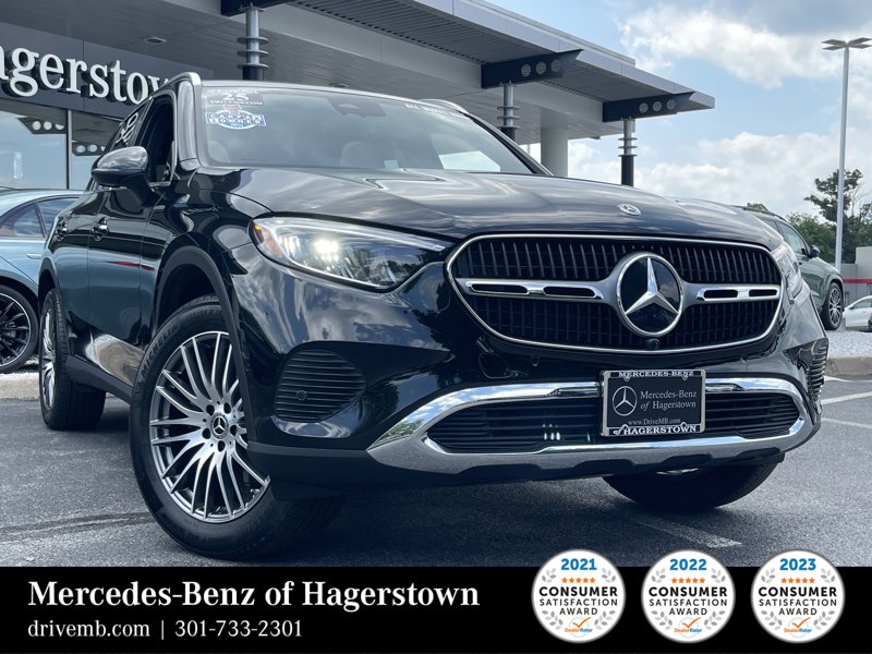 Certified 2025 Mercedes-Benz GLC 300 4MATIC image 1