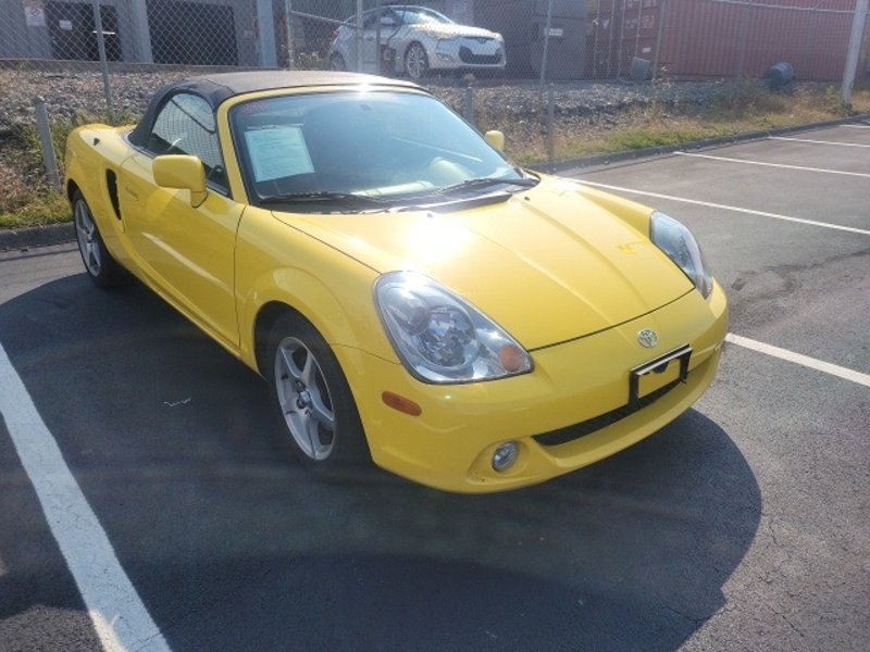 Used 2004 Toyota MR2 image 1