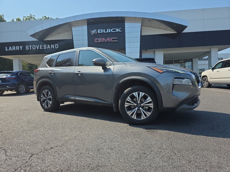 Used 2022 Nissan Rogue SV image 1