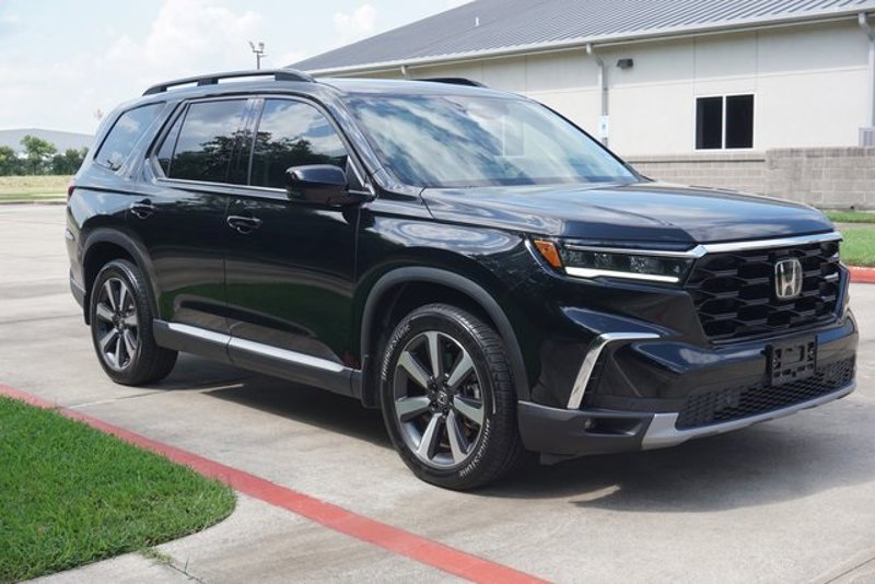 Certified 2024 Honda Pilot Touring image 1