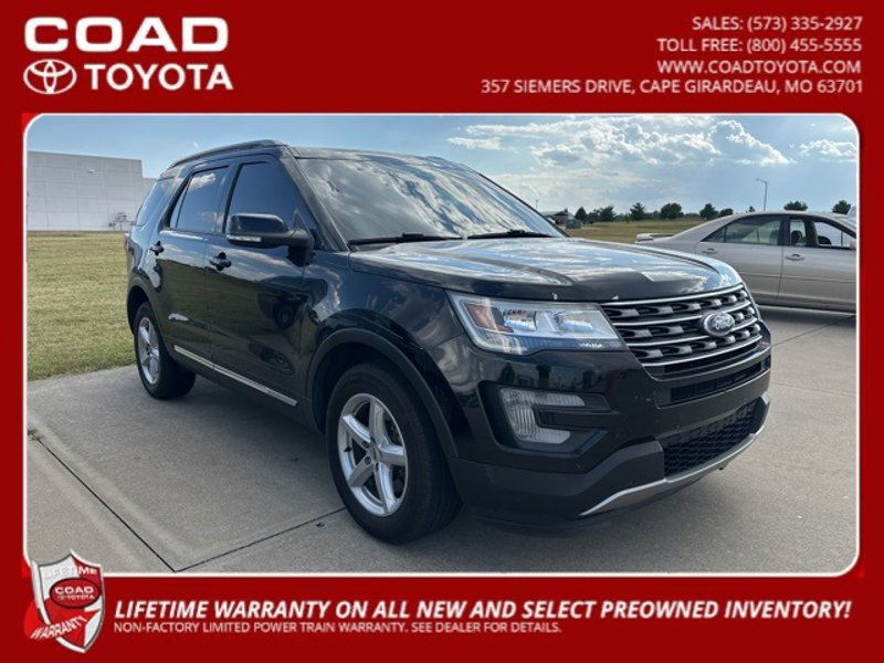 Used 2017 Ford Explorer XLT w/ Equipment Group 202A image 1
