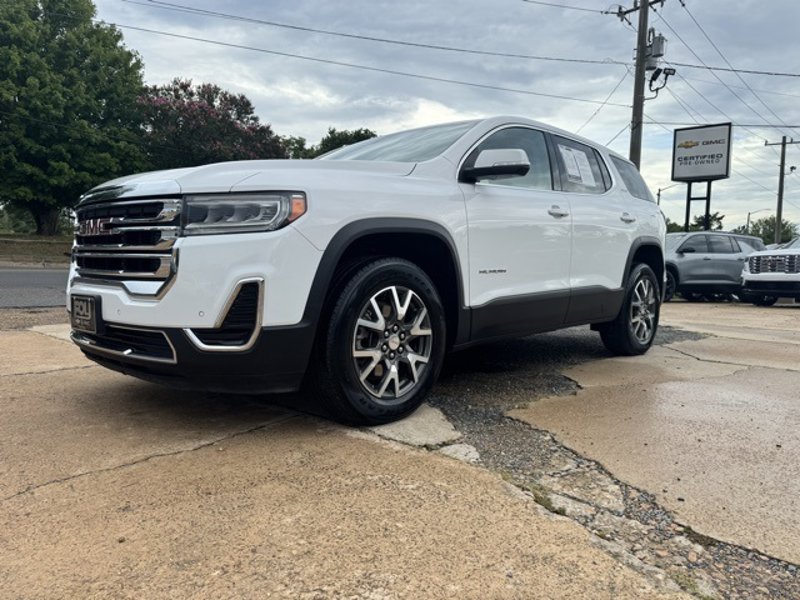Certified 2023 GMC Acadia SLE image 1