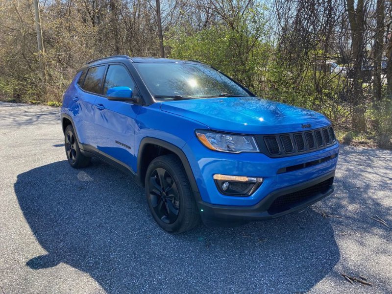 Used 2019 Jeep Compass Latitude image 1