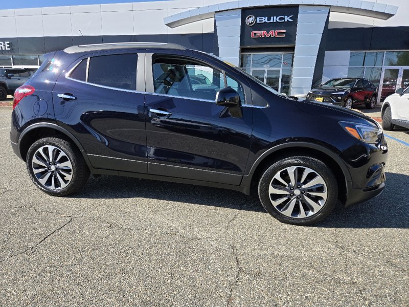 Used 2022 Buick Encore Preferred image 1