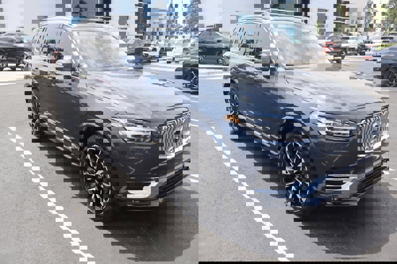 Certified 2023 Volvo XC90 B5 Plus w/ Protection Package Premier image 1