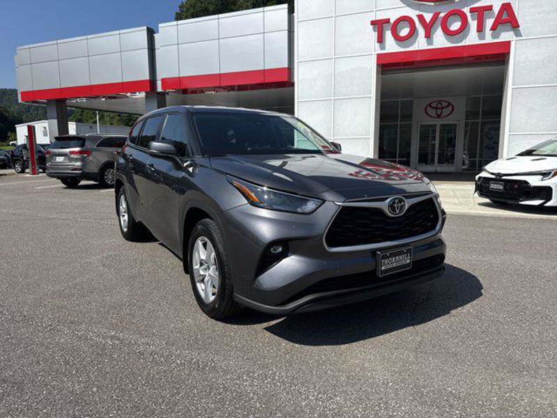 Certified 2023 Toyota Highlander LE image 1