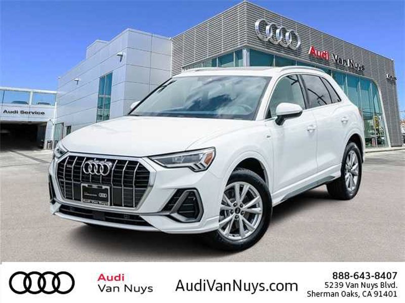 Certified 2024 Audi Q3 2.0T Premium w/ Convenience Package image 1