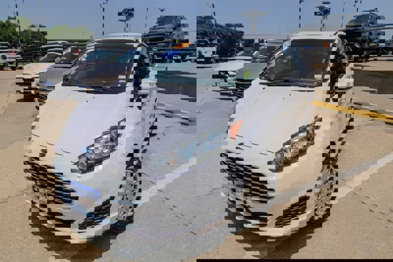 Used 2017 Ford Fiesta S image 1