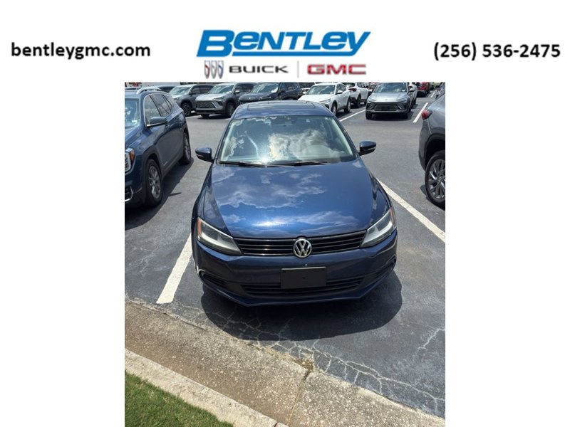 Used 2011 Volkswagen Jetta SE image 1