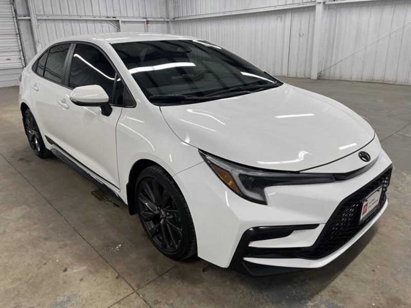 Certified 2024 Toyota Corolla SE image 1