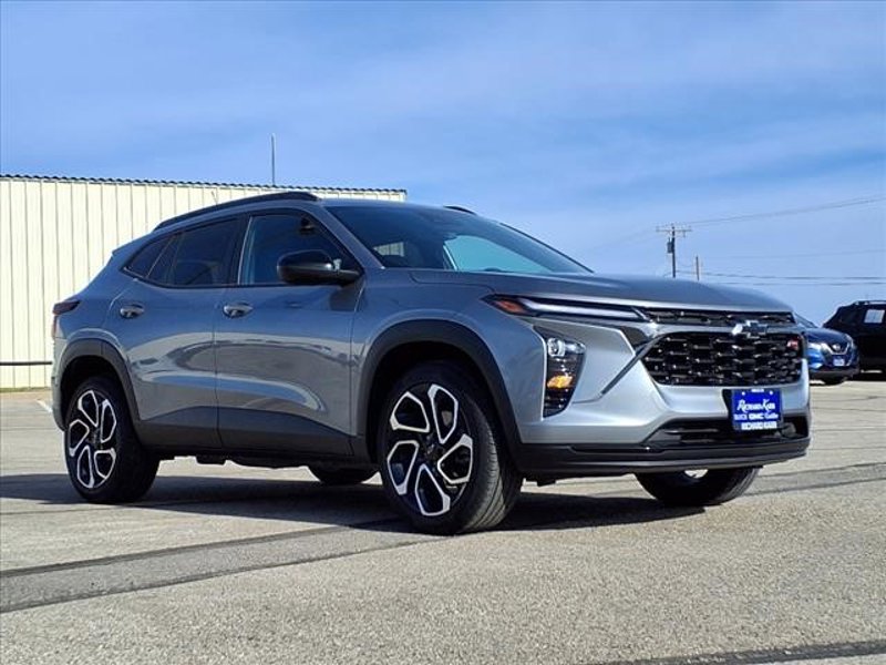 Certified 2025 Chevrolet Trax RS w/ Driver Confidence Package image 1