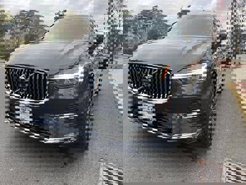 Certified 2022 Volvo XC60 B5 Inscription w/ Advanced Package image 1