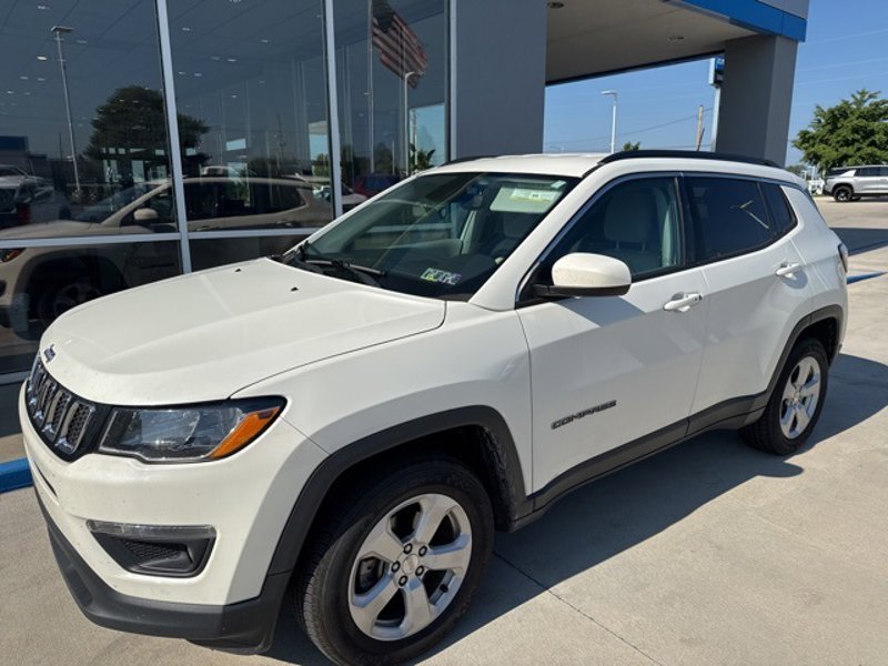 Used 2019 Jeep Compass Latitude image 1