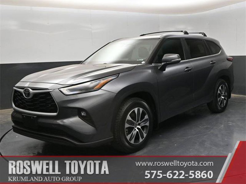 Certified 2024 Toyota Highlander XLE image 1
