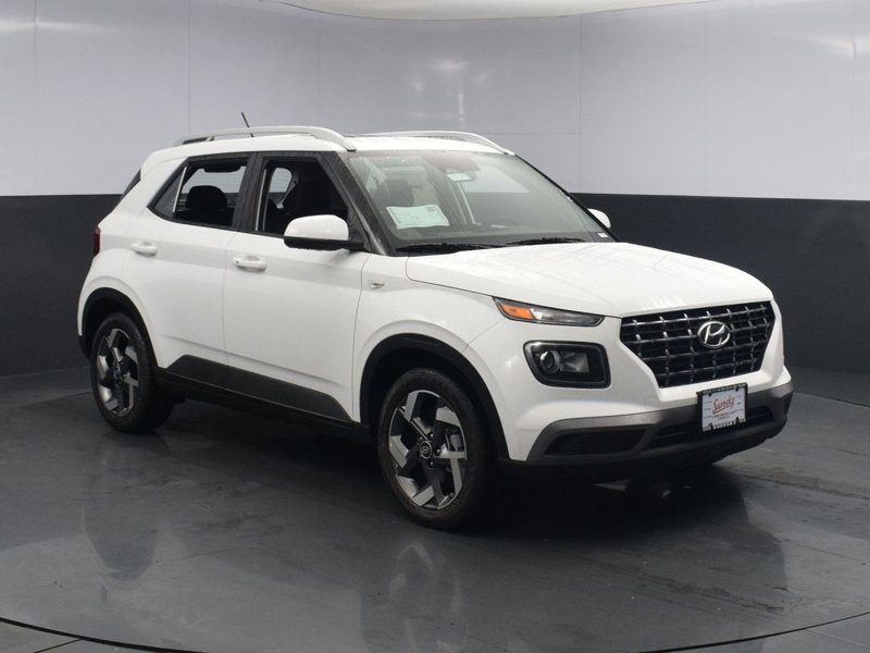 Certified 2024 Hyundai Venue SEL image 1