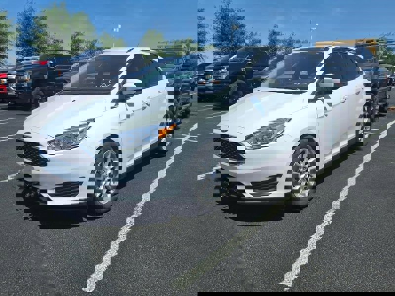 Used 2018 Ford Focus SE image 1