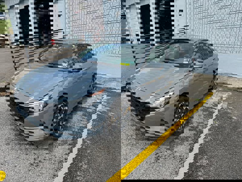 Used 2023 Hyundai Elantra SEL w/ Convenience Package image 1