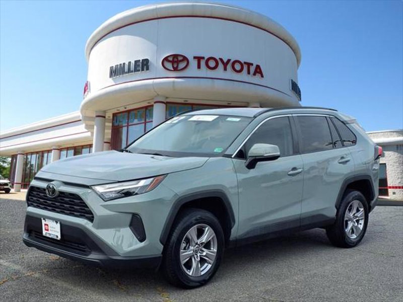 Certified 2022 Toyota RAV4 XLE image 1