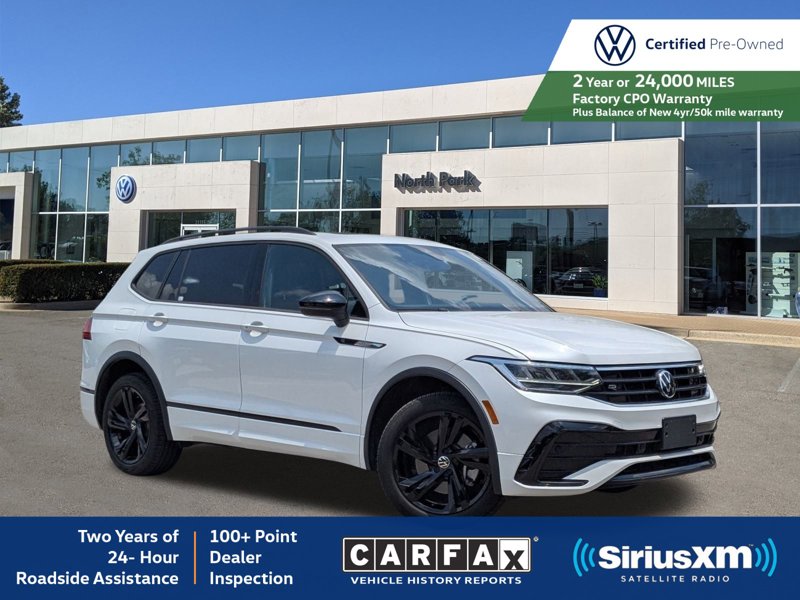 Certified 2024 Volkswagen Tiguan SE R-Line image 1