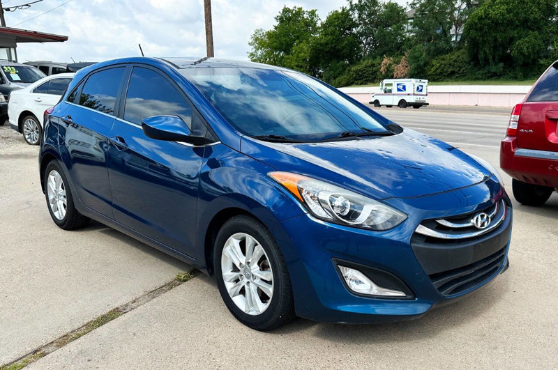 Used 2015 Hyundai Elantra GT image 1